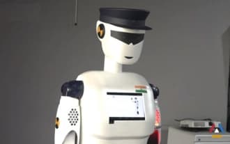 В Индии представили первого в мире робота-полицейского