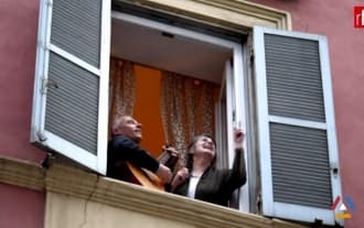 Quarantined Italians are singing