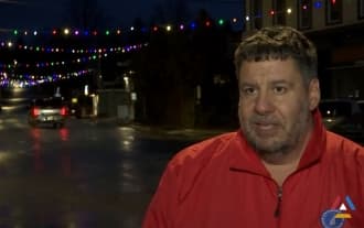 В штате Нью-Гэмпшир улицы украшены рождественскими огнями из-за коронавируса