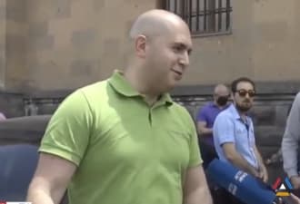 Армен Ашотян советует Николу Пашиняну уйти в отставку