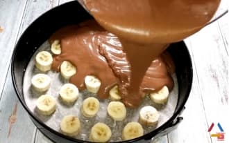 Простой и быстрый шоколадно-банановый торт