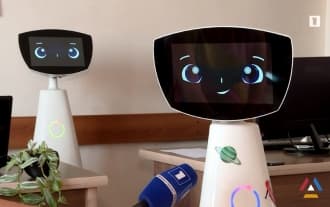 Armenian robot Robin helps isolated children in US hospitals