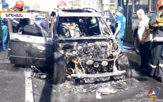 In Yerevan, a car start to fire while driving