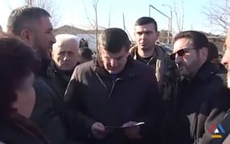 Araik Harutyunyan met with the relatives of the missing servicemen