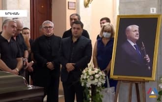 Armenians bid final farewell to Jivan Gasparyan