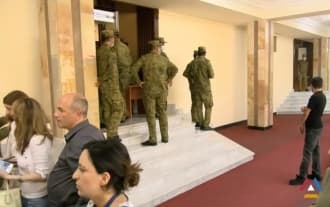 Драка в парламенте Армении. ВИДЕО