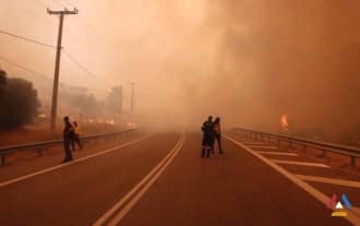 Wildfires rage in Greece